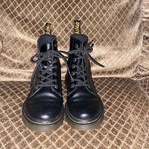 1460 women leather Doc Martens black boots